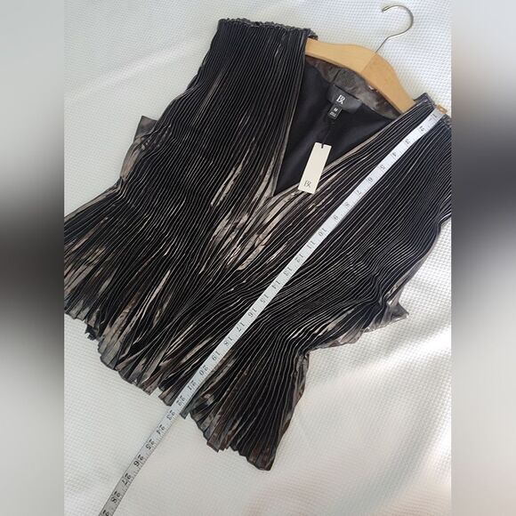 Banana Republic Metallic Pleated Women's Top - Silver Black New With Tags - Picture 8 of 14